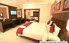 Celebrity Resort - Near Isha Yoga